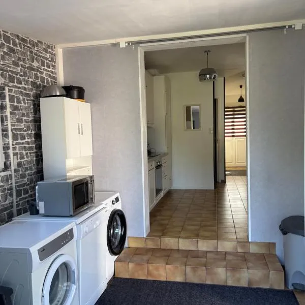 Petit pavillon, une chambre avec jardin, hotel a Marpent
