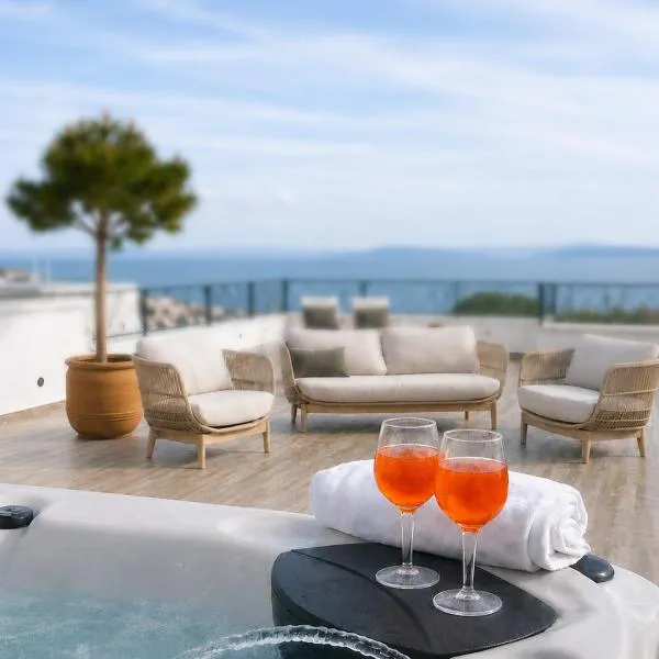 Mare Vista Rooftop Penthouse Sea View & Private Jacuzzi, hotel sa Trogir