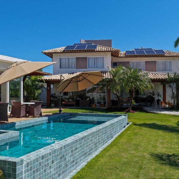 Guarajuba com 5 suítes, piscina e espaço gourmet