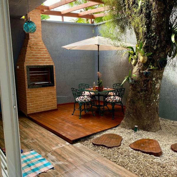 Casa nova em condomínio com piscina