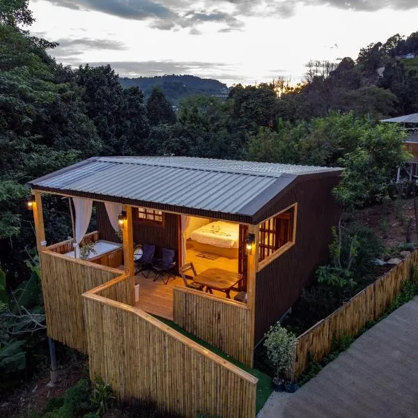 Phu Morinn Cafe &Camping Monjam, hotel en Mon Jam