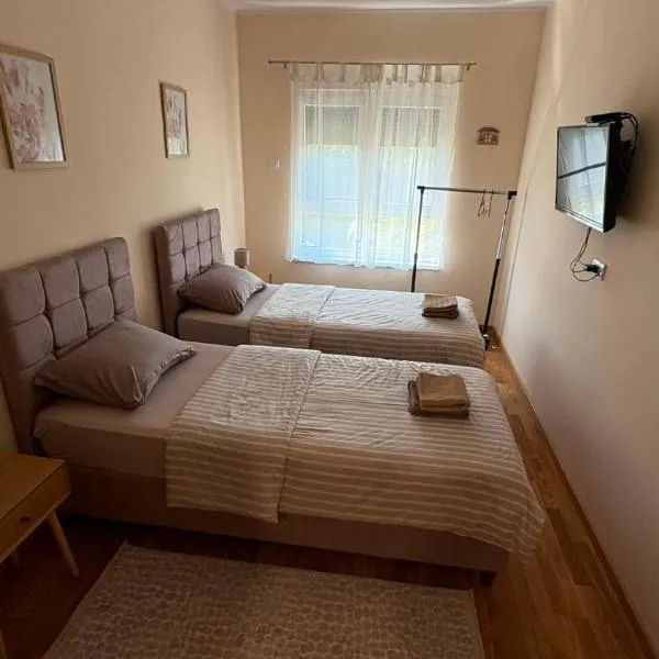 Elena Residence 15min from Belgrade, hotel v mestu Pančevo