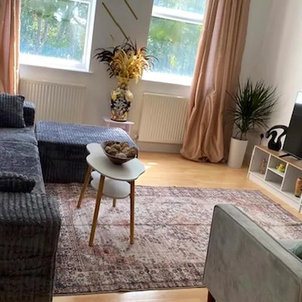 1Bedroom Ground floor Flat London, Short and Long Stay, hotel din Elmers End
