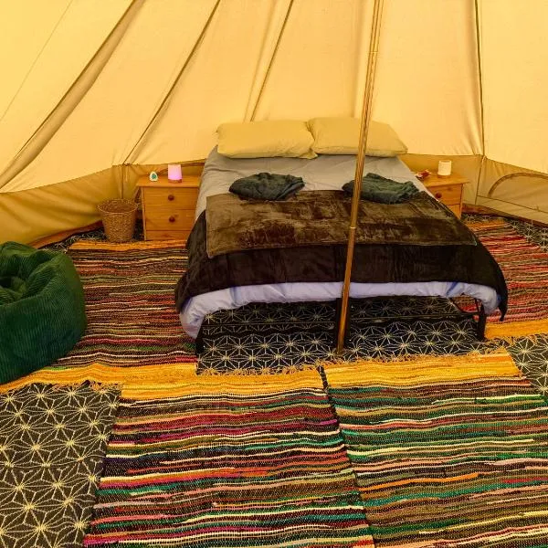 Safari Ranch Bell Tent, Hotel in Newquay