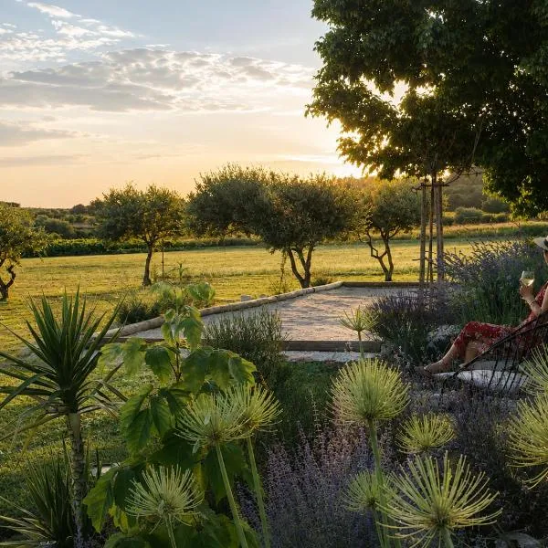 Gîte Rose - Sous les Étoiles de Provence, hotel em Modène