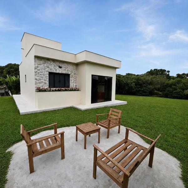 Casa em sítio com piscina e churrasqueira