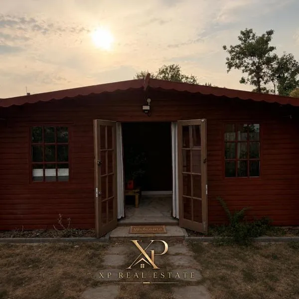 Luxury Garden Shed with Private Entrance, hotell i Southend-on-Sea