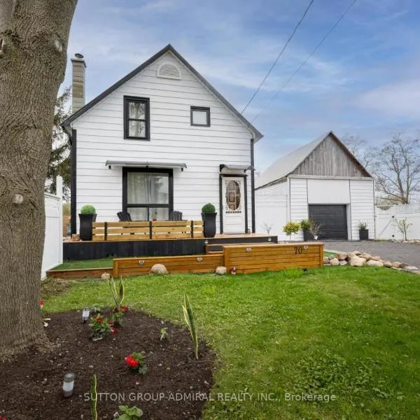 Cozy 4 bedrooms HOUSE NEAR THE LAKE, hótel í Wellington