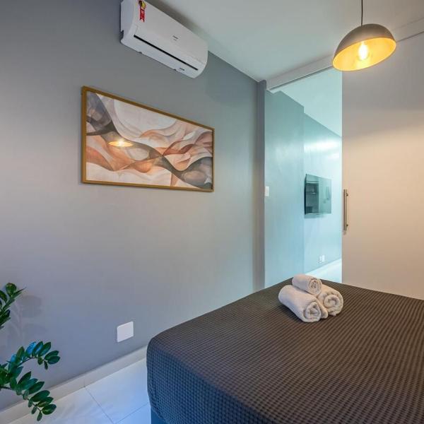 Quarto e sala no posto 6, 2 minutos a pé da praia - Foto 5
