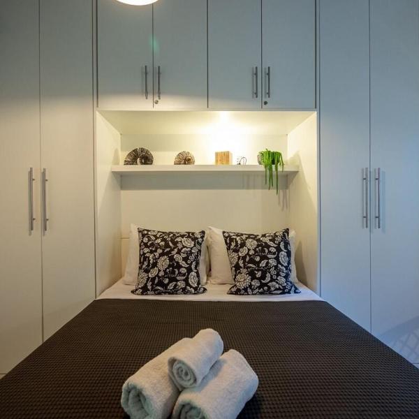 Quarto e sala no posto 6, 2 minutos a pé da praia - Foto 4