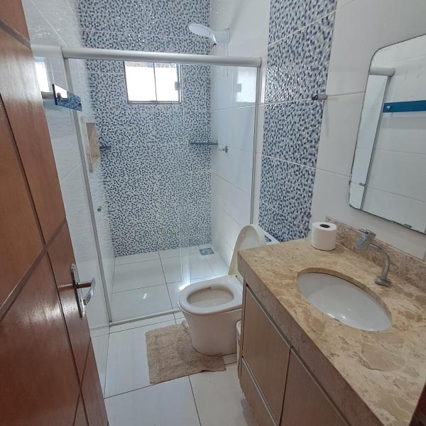 Conforto e Lazer! Casa com Piscina e 3 Quartos - Foto 3