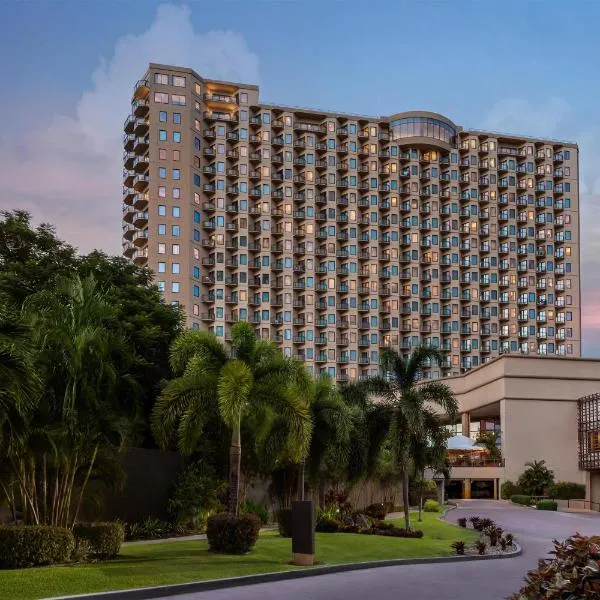 Dusit Beach Resort Guam, khách sạn ở Tumon
