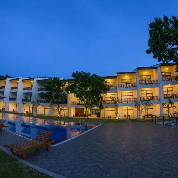 Grand Tamarind Lake、カタラガマのホテル