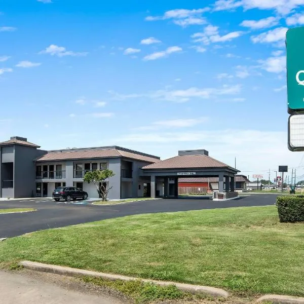 Quality Inn Indianola, хотел в Indianola