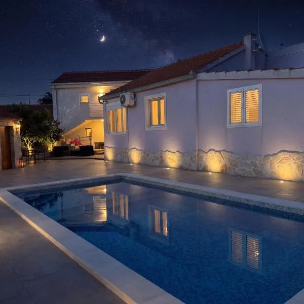 Holiday home Nancy with private swimming pool, ξενοδοχείο σε Vinisce