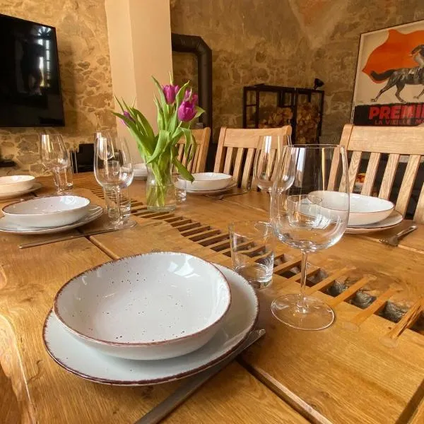 Maisonette-Wohnung mit Kamin im historischen Gewölbe, hotel sa Großharthau