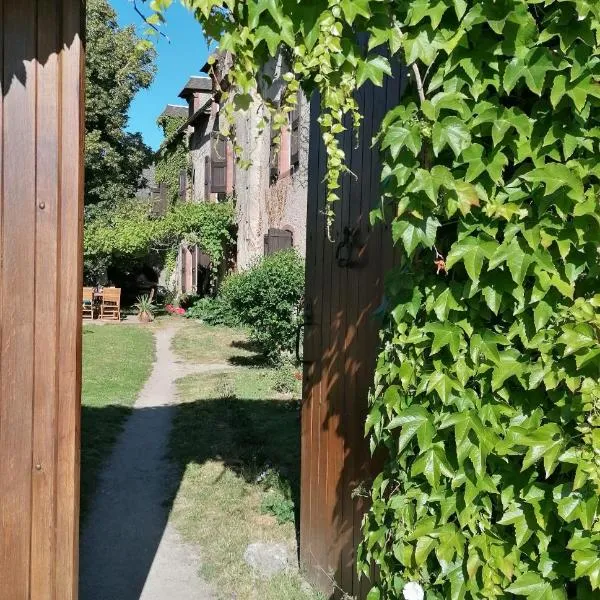 Chambres d'hôtes l'arche d'Yvann, hotel em Campuac