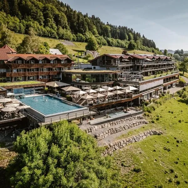 Bergkristall - Mein Resort im Allgäu، فندق في اوبرستوفن