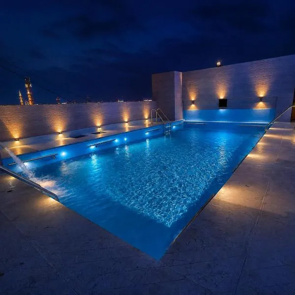 Hotel City Heart Shirdi, viešbutis mieste Širdis