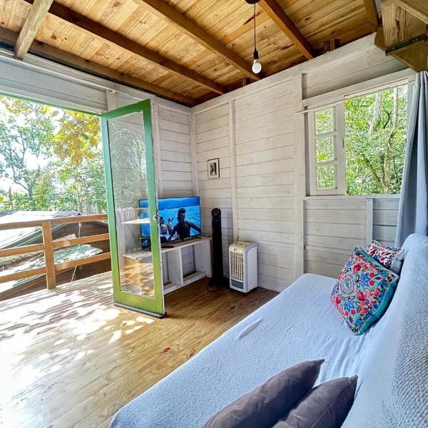 Cabana costa da lagoa acesso por barco e trilha