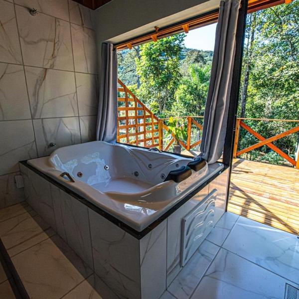 Chalé Andorinhas-Banheira de Hidro e Vista Linda!