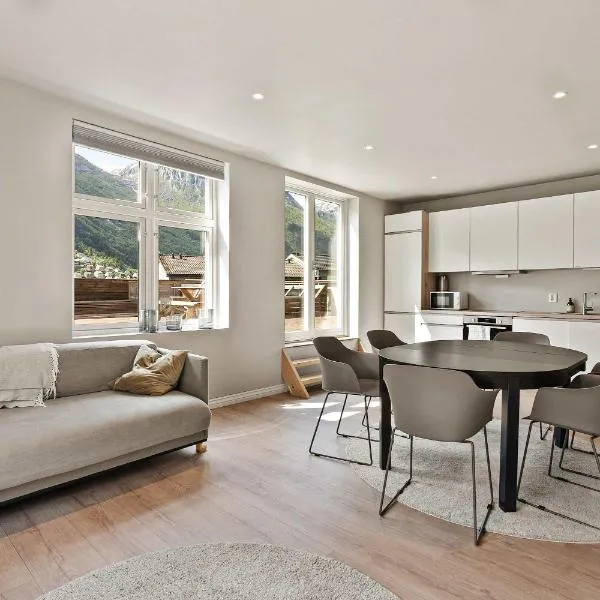 Odda Apartments - 2BR & 3BR - Parking - T32, hotel v mestu Odda