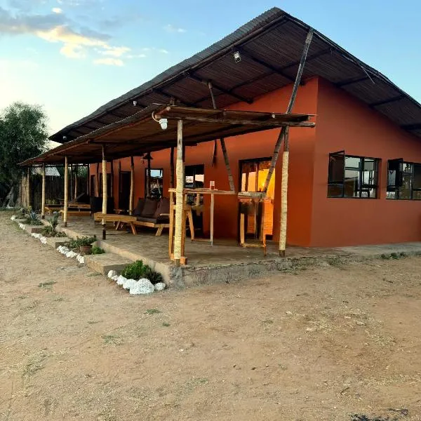 Amboseli RedHouse, hotel em Amboseli