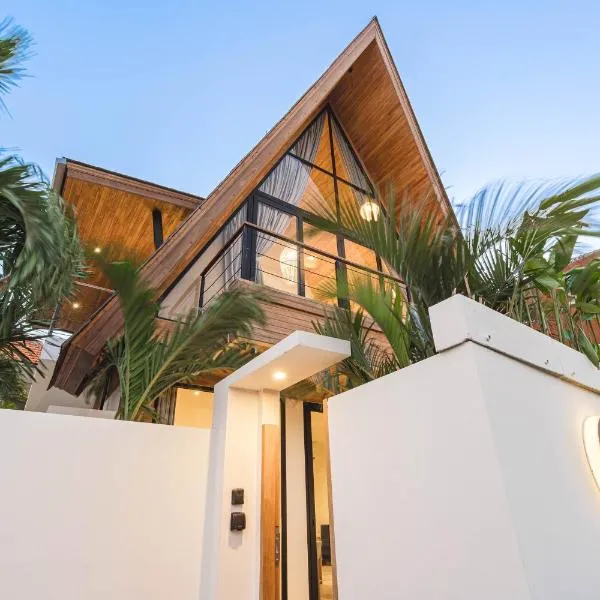 Villa Eve Canggu With Private Pool, & Outdoor Movie Cinema, ξενοδοχείο σε Canggu