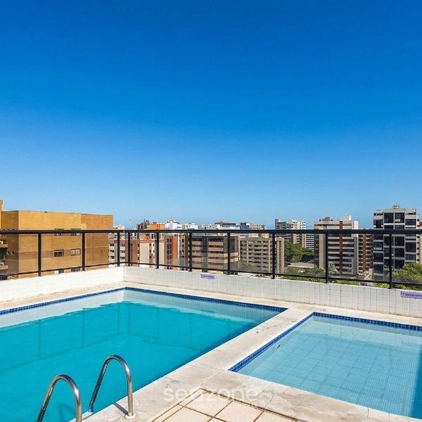Apto. em Cond. c/ Piscina e Vista Cid. AMS0208