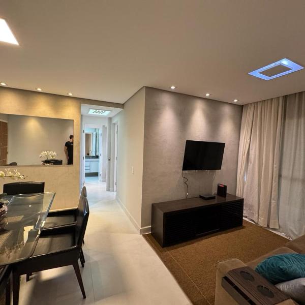 Apartamento confortável 500m da praia na enseada guaruja