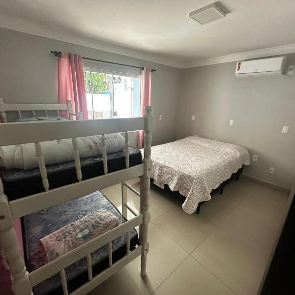 Exclusiva Casa Com Piscina, Em Bombas - Foto 2