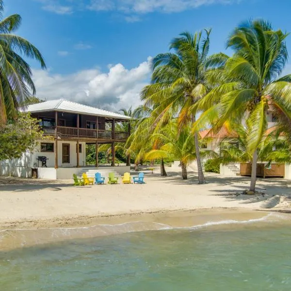 Beachfront Home Kissin' the Caribbean - BELLA SWAY, hotel a Placencia