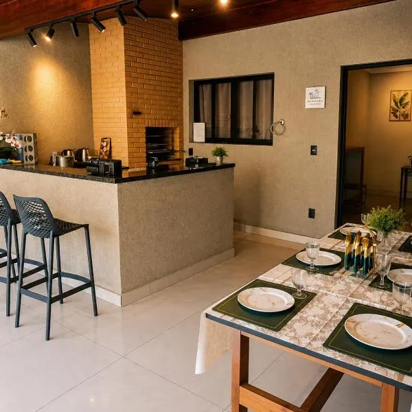Casa Aconchegante com Espaço Gourmet、イタチバのホテル