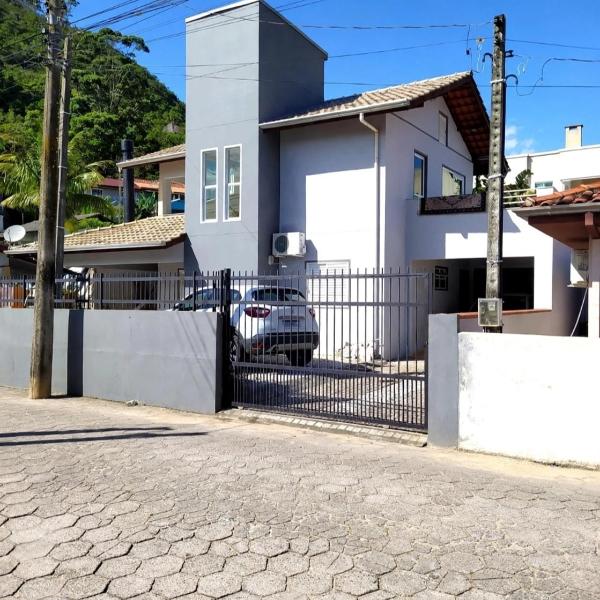 casa com 4 quartos 200mts da praia de Canto Grande