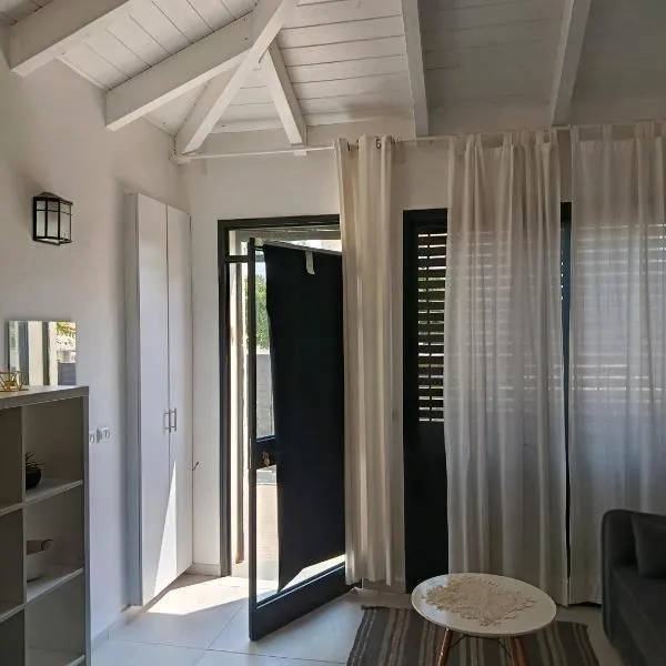 צימר ברחובות- Tara ארוח Tzimmer יש ממד במתחם, hotel a Rechovot