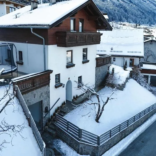 Alpenchalet Berggold - Holiday home with panoramic views, hôtel à Tulfes