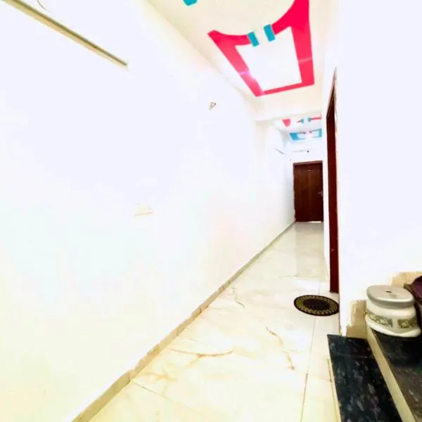 Hotel Ornate Luxury 500 MTR Taj Mahal Parking photo 2