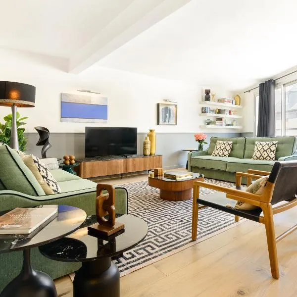 LivinParis - Luxury AC 3 Bedrooms Le Marais III، فندق في باريس