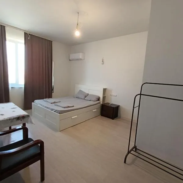 Quiet Room with Mountain Views in Yerevan, hotel di Yerevan