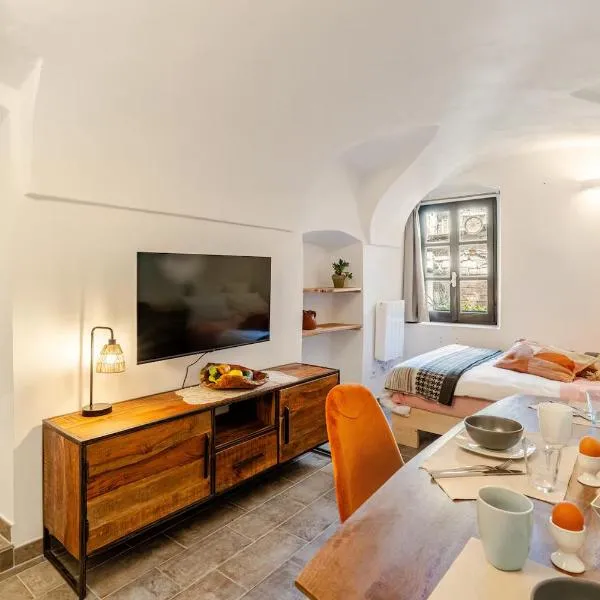 Residence by Talking Stones, hotel di Dolceacqua