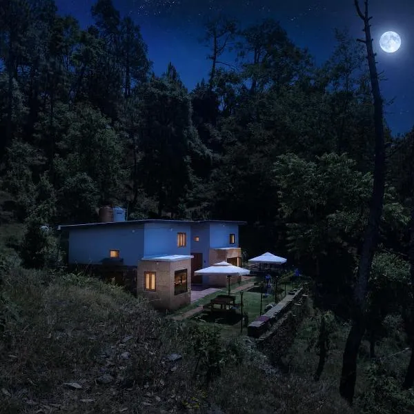 Astitva Binsar, hótel í Hawālbāgh