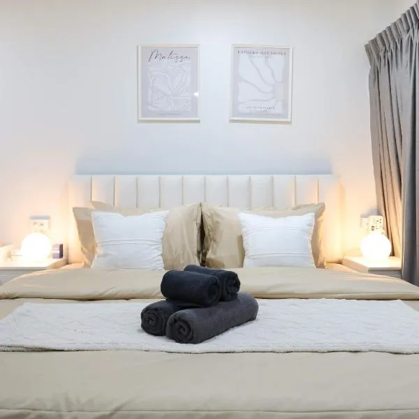 4 guests condo near Impact, Wi-Fi & washer C5, hotel en Ban Bang Phang