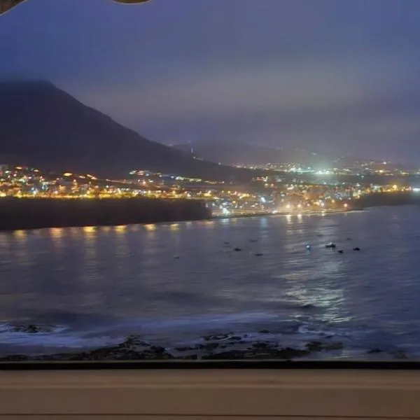 Beautiful oceanfront studio with private parking, hotel em Punta del Hidalgo