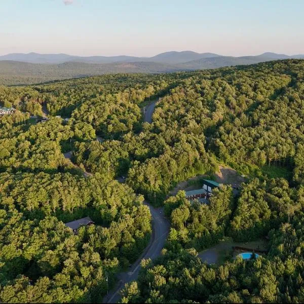 Domaine des Montagnais, hotel din Notre-Dame-Des-Bois