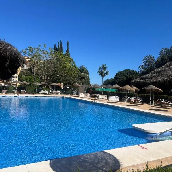 Estudio con Piscina y Jardines Benalmadena, hotel u gradu Benalmadena