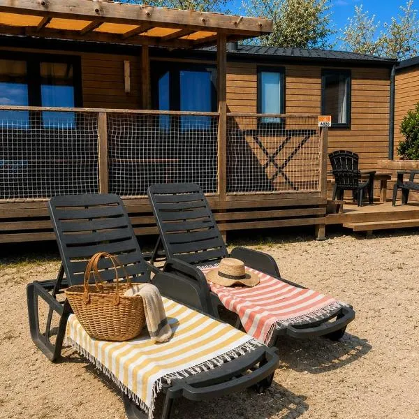 Le Lounge Mobil Home à 200 m de la plage, Parc aquatique Camping 5 étoiles Les Dunes, hotel di Torreilles