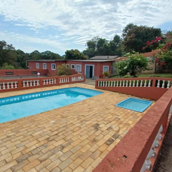 Chácara familiar em Mairinque com Piscina Adulto e Infantil, Wi-Fi e Churrasqueira