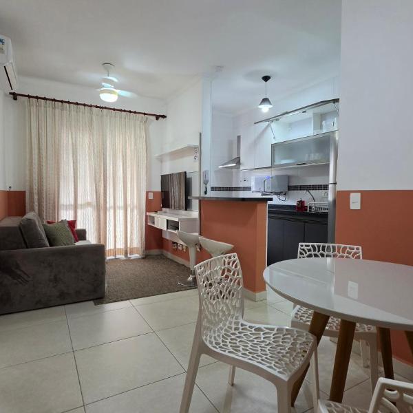 Apê Climatizado com Varanda Gourmet, Piscina, a 250 metros da Praia das Toninhas - Foto 2