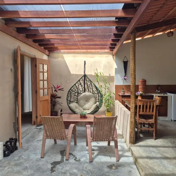 Estúdio aconchegante com cozinha externa e quintal, hotel em Morro do Chapéu