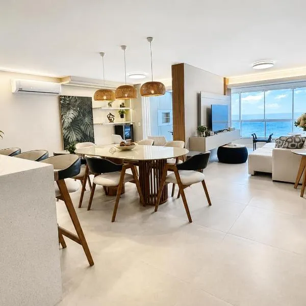 Frente Mar Luxo em BC, Vista Cinematográfica da Orla, hotel en Balneário Camboriú
